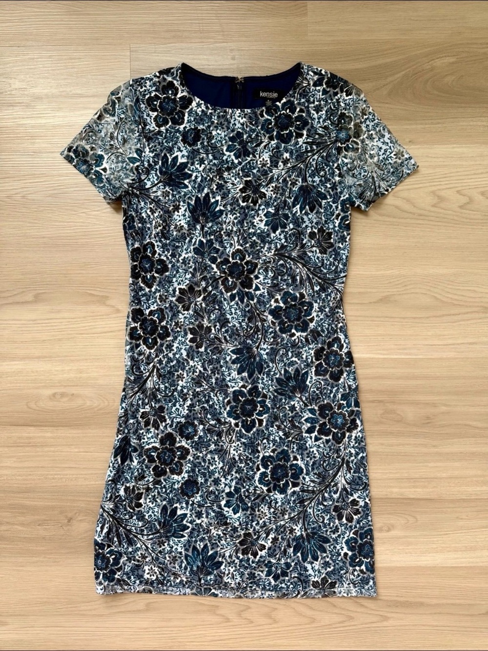 Kensie lacey floral dress navy blue white Womens size 4